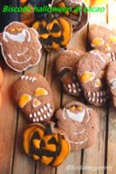 Biscotti halloween al cacao decorati con glassa a freddo