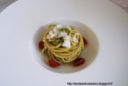 Spaghettoni matt Felicetti con pesto di lattuga, merluzzo e pomodori pachino