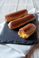 Éclairs alla crema di vaniglia e glassa al cioccolato