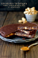 Crostata Snickers con caramello e arachidi