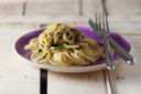 Spaghetti con crema di zucchine e pecorino