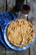 Crostata (salata) con salsiccia, cipolle e Cheddar