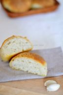 Panini all'aglio e basilico - Garlic and basil rolls