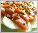 Salmone marinato al pompelmo e foglie di lime