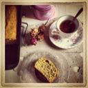 Cake al the di rose.