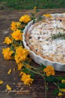 Crostata sbriciolata con timo, limone e confettura di more