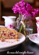 Torta ai mirtilli rossi e lamponi