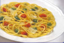 Spaghetti con fave e pecorino