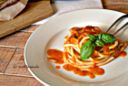 Bucatini al pomodoro con guanciale o un'amatriciana light