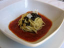 Spaghetti freddi con salsa rossa e lenticchie