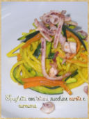 Spaghetti con totani, zucchine, carote e curcuma