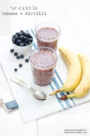 Smoothie banana e mirtilli