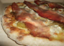 Pizza con lievito madre disidratato, lunga lievitazione e cottura nella pietra refrattaria...!!!..