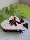 Tartare di carote nere in battuto di capperi con ricotta al limone