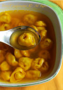 Il Vero Tortellino Bolognese in brodo alla Curcuma