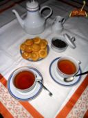 Il tè all'inglese e i pasticcini al curd di arancia e cannella
