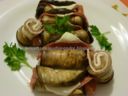 Involtini di melanzane con salame e formaggio