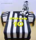 Torta maglietta della Juve con zebra mascotte, in pasta di zucchero