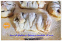 Treccine di sfoglia con banane e cioccolato al cocco