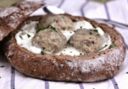 Canederli ai cardi su crema di mozzarella di bufala