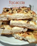 Focaccia con farina di riso e cipolle