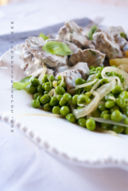 Bocconcini di manzo in salsa di yogurt al basilico e harissa