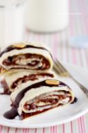 dolcissimo lunedì: piadina con crema di cioccolato, robiola e arachidi