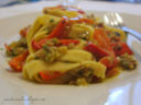 Tagliatelle fatte in casa con peperoni saltati e pesto di pistacchi