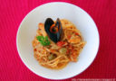 Spaghetti cozze  tonno con olive e capperi