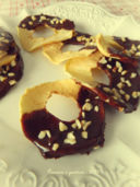 Chips di mela essiccata al cioccolato e nocciole