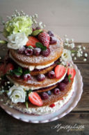 Naked cake ai frutti di bosco...per la mia biondina!