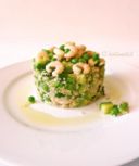 Quinoa con zucchine, piselli, gamberi e zenzero