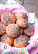 Panini croccanti alle rape rosse e semi di papavero