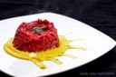 Risotto alla barbabietola rossa su riduzione di robiola e zafferano