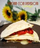 Piadina con peperoni e formaggio