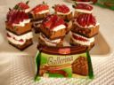 Tortini alla nocciola con crema alla ricotta e fragole