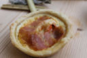 Mini quiche con gamberi e pancetta