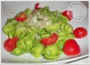 Orecchiette con pesto di rucola e provolone piccante