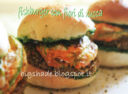 MiniBurger di sgombro e olive con fiori di zucca ripieni e pesto di rucola