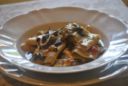 Paccheri con melanzane, pesto di basilico e mozzarella