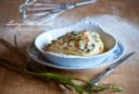 Lasagnetta aperta con crema di ricotta, asparagi e cipolla rossa