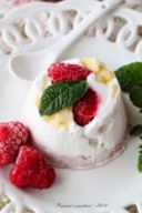 Semifreddo bicolore alla panna e lamponi