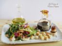 Insalata mista con crostini e pistacchi