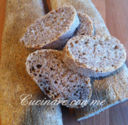 Pane con farina e lievito madre di farina di farro integrale