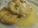 Petti di pollo con panna, pancetta e salvia
