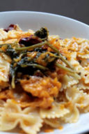 Farfalle con zucca gialla e peperoni "cruschi"