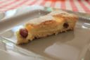 Crostata ripiena di crema e amarene