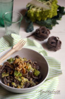 Tagliatelle di grano saraceno con broccolo romanesco, ricotta e berberè