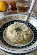 Risotto ai porri e limone, profumato al rosmarino