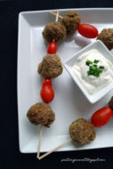 Polpette speziate con salsa allo yogurt